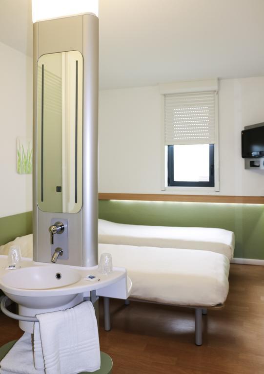 Ibis Budget Castelnaudary - A61 Bilik gambar
